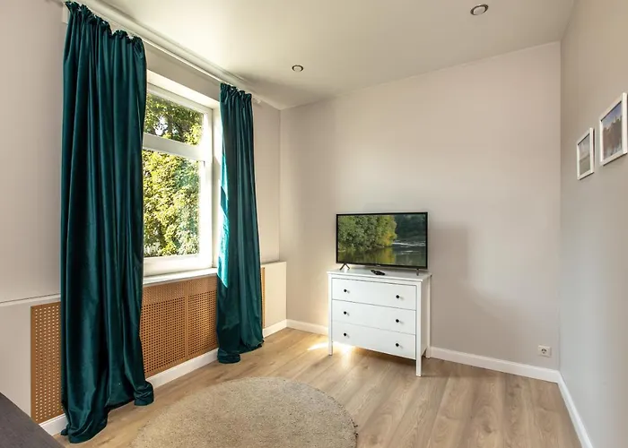 A La Fontaine Apartment *